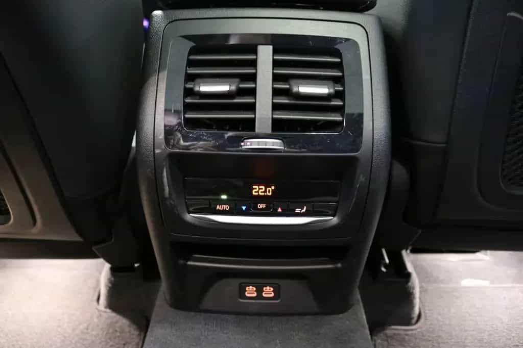 BMW X3 xDrive 20 d Advantage Pano HUD DAB+ Navi 11/2020-photo-32