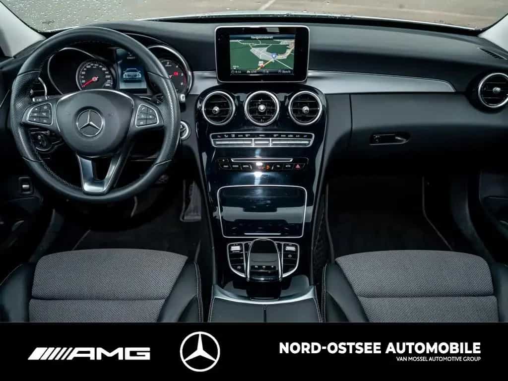 Mercedes-Benz C 250 d T AVANTGARDE NAVI TEMPO KAMERA AHK LED 02/2017-photo-11