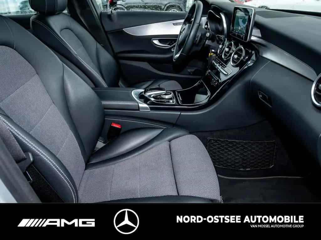 Mercedes-Benz C 250 d T AVANTGARDE NAVI TEMPO KAMERA AHK LED 02/2017-photo-9