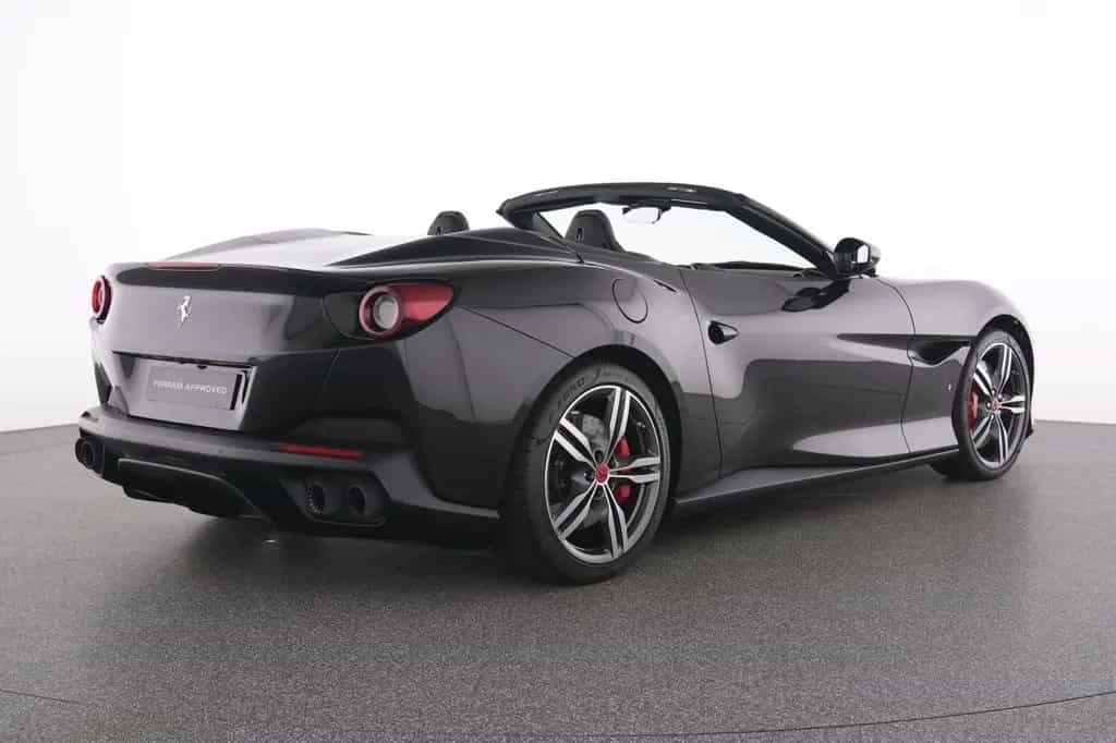 Ferrari Portofino Carbon Interior - Nackenwärmer 11/2020-photo-10