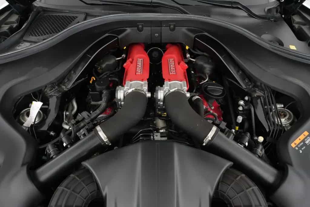 Ferrari Portofino Carbon Interior - Nackenwärmer 11/2020-photo-25