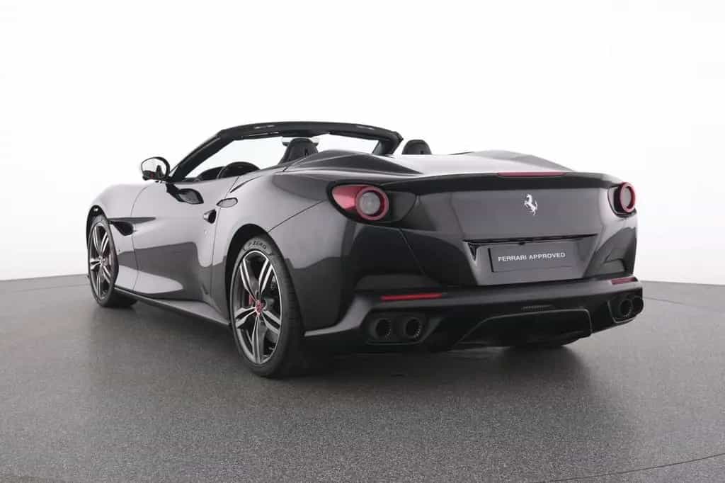 Ferrari Portofino Carbon Interior - Nackenwärmer 11/2020-photo-7