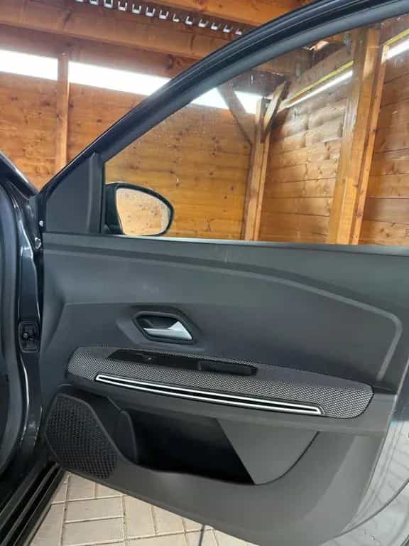 Dacia Jogger TCe 110 Extreme+ 7-Sitzer Extreme+ 02/2022-photo-7