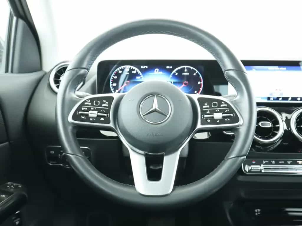 Mercedes-Benz GLA 220 d 4M *AHK*Multibeam*Burmester*360°Kamera 08/2020-photo-10