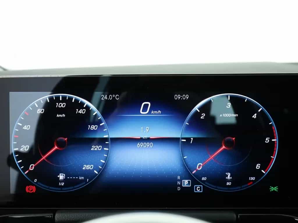 Mercedes-Benz GLA 220 d 4M *AHK*Multibeam*Burmester*360°Kamera 08/2020-photo-11