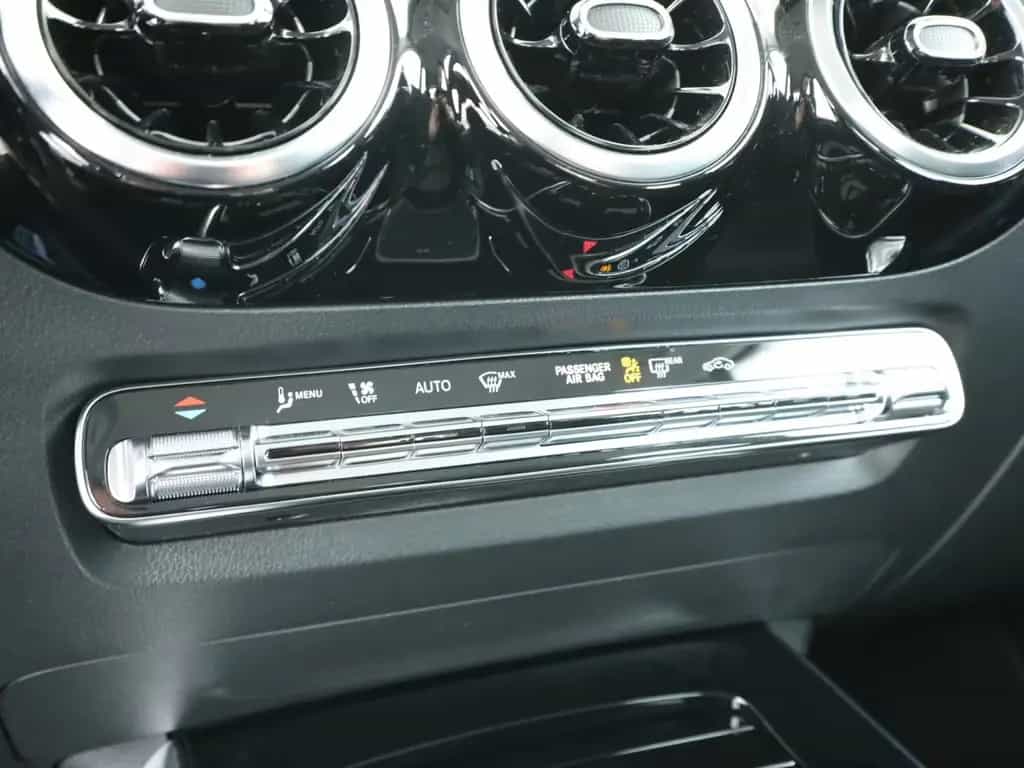 Mercedes-Benz GLA 220 d 4M *AHK*Multibeam*Burmester*360°Kamera 08/2020-photo-13