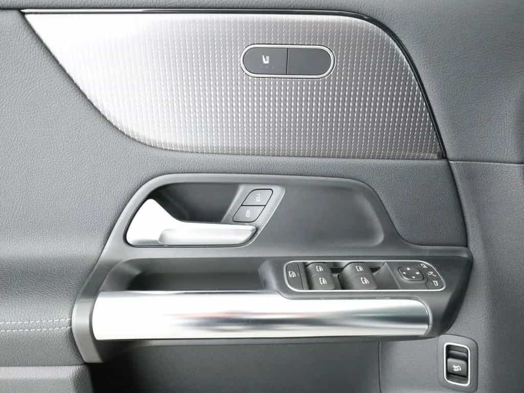 Mercedes-Benz GLA 220 d 4M *AHK*Multibeam*Burmester*360°Kamera 08/2020-photo-19