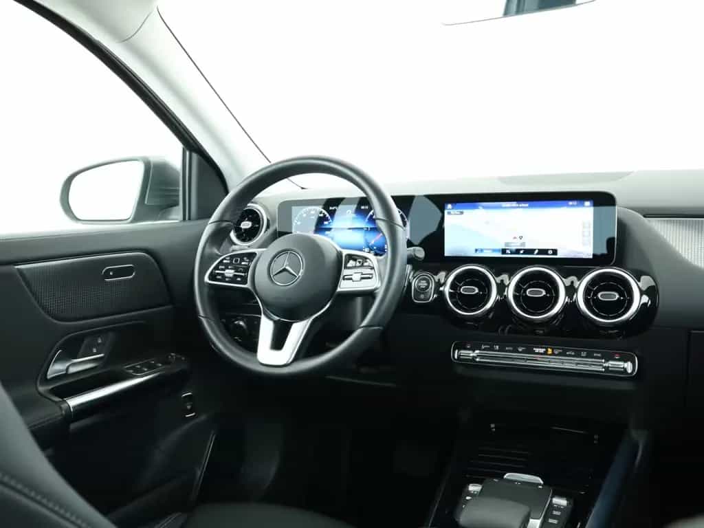 Mercedes-Benz GLA 220 d 4M *AHK*Multibeam*Burmester*360°Kamera 08/2020-photo-9
