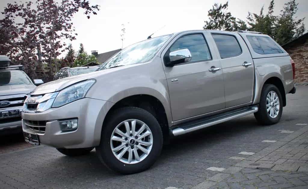 Isuzu D-Max 2,5 Double HardTop Cab 4WD Aut. Leder Navi 10/2016-photo-0