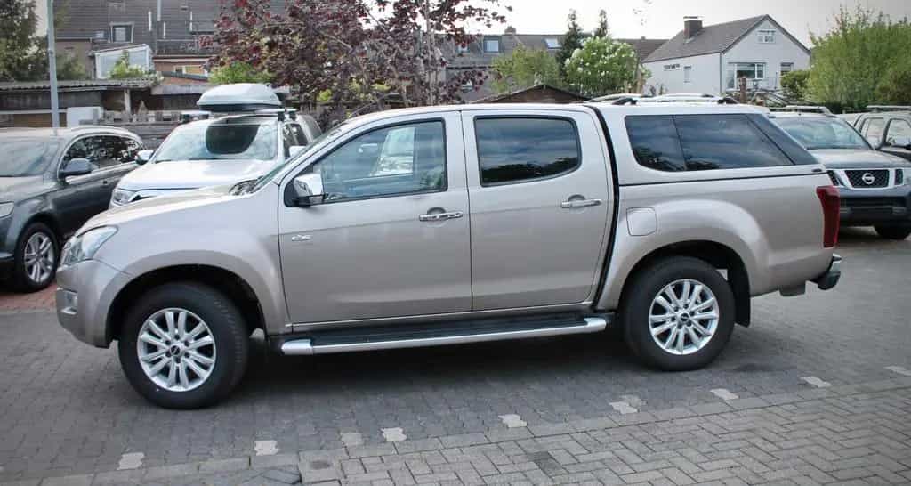 Isuzu D-Max 2,5 Double HardTop Cab 4WD Aut. Leder Navi 10/2016-photo-1