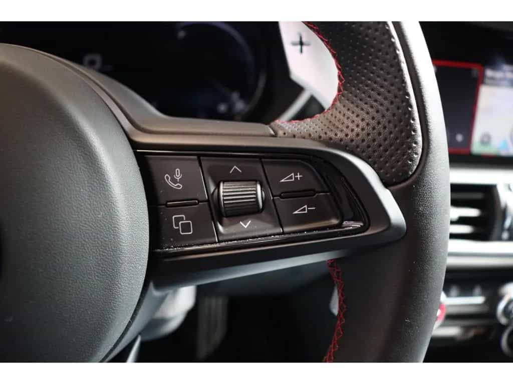Alfa Romeo Giulia COMPETIZIONE 2.0 TURBO 16V 280 PS AT8 Q4 11/2023-photo-20