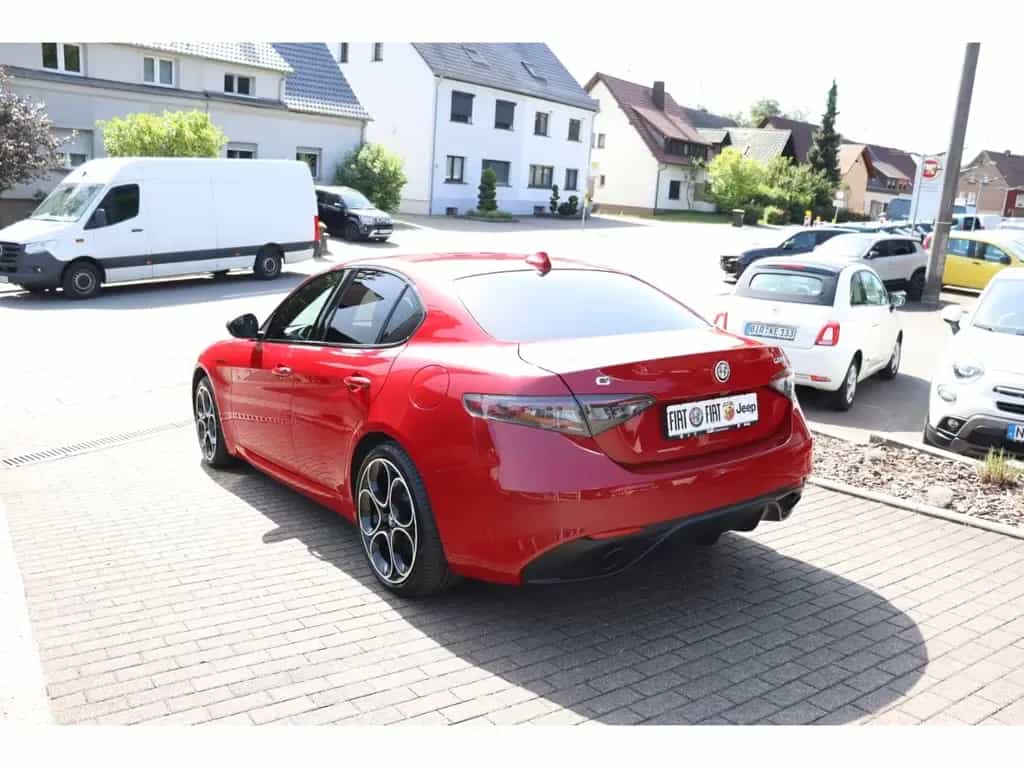 Alfa Romeo Giulia COMPETIZIONE 2.0 TURBO 16V 280 PS AT8 Q4 11/2023-photo-4