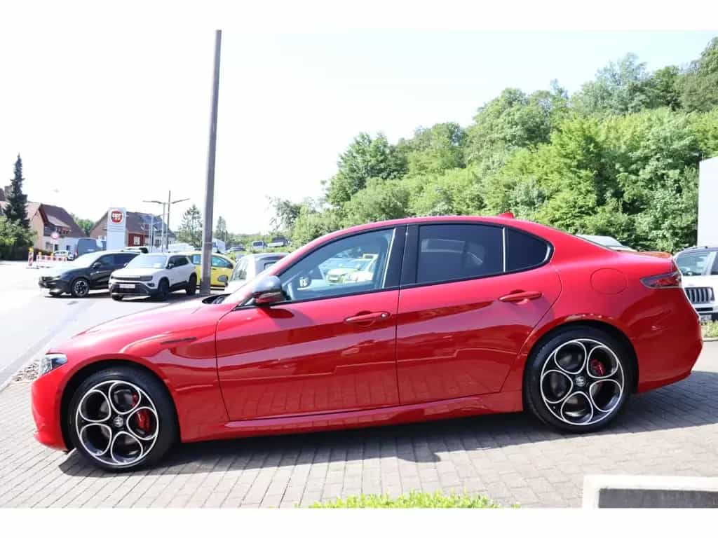 Alfa Romeo Giulia COMPETIZIONE 2.0 TURBO 16V 280 PS AT8 Q4 11/2023-photo-5