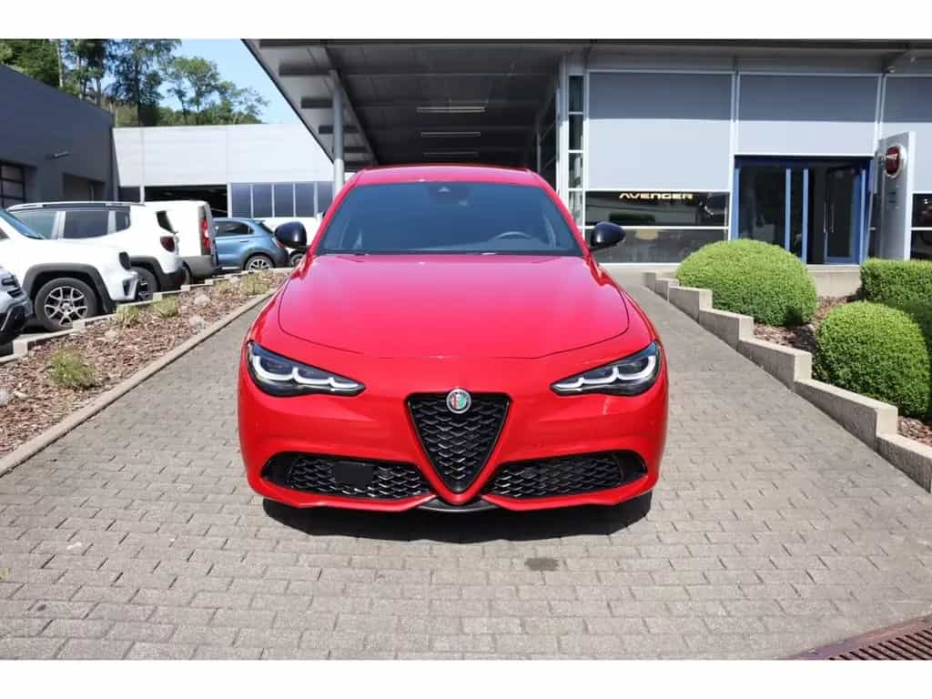Alfa Romeo Giulia COMPETIZIONE 2.0 TURBO 16V 280 PS AT8 Q4 11/2023-photo-7