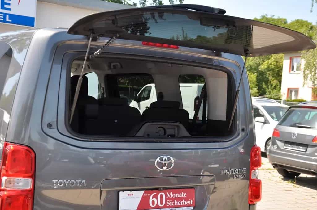 Toyota Proace (Verso) Proace Verso L1 Family Comfort Aut. AHK-ACC-HUD 04/2019-photo-9