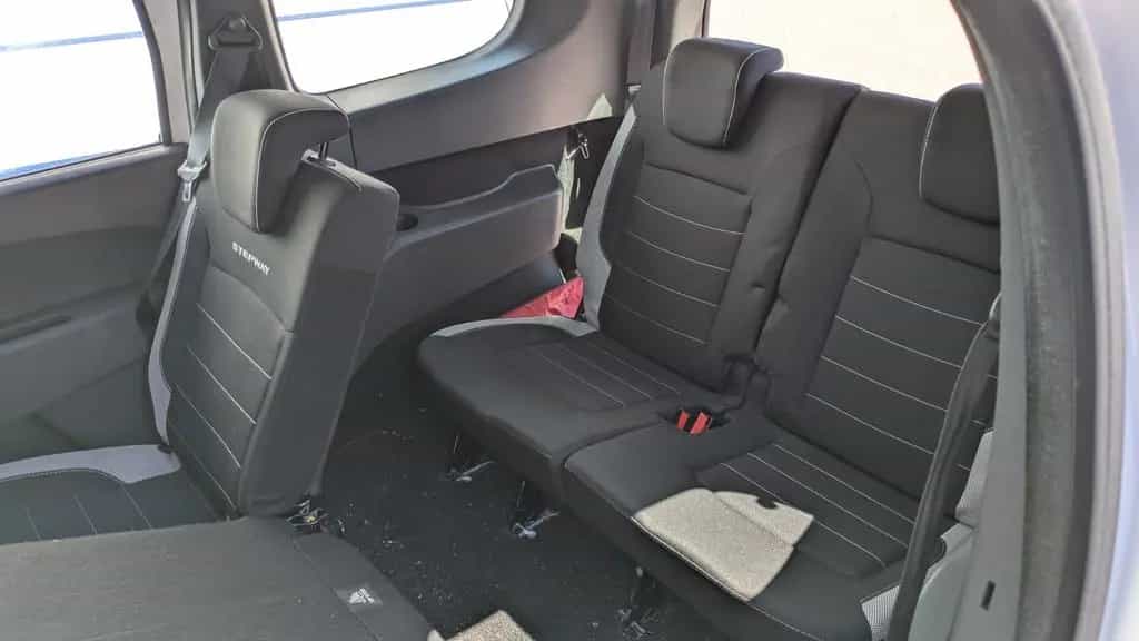 Dacia Lodgy SCe 100 Stepway Stepway 03/2019-photo-8