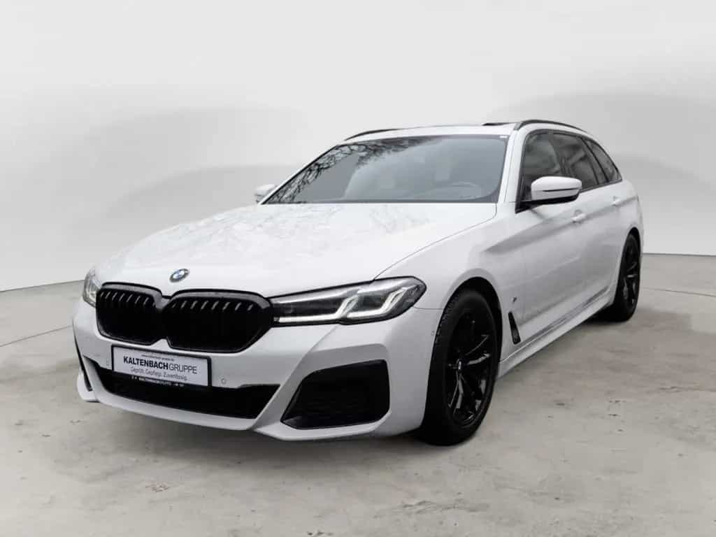 BMW 520 d Touring xDrive M-Sport PANO HUD LED W-LAN 01/2022-photo-1