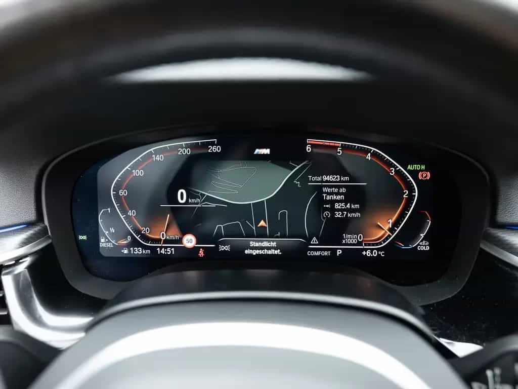 BMW 520 d Touring xDrive M-Sport PANO HUD LED W-LAN 01/2022-photo-11