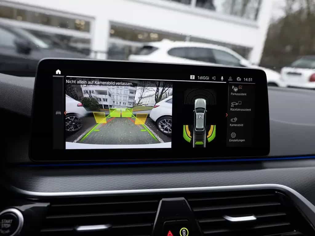 BMW 520 d Touring xDrive M-Sport PANO HUD LED W-LAN 01/2022-photo-15