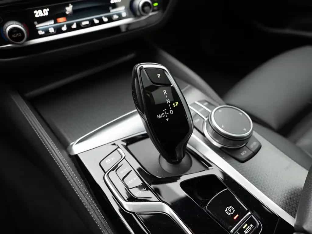 BMW 520 d Touring xDrive M-Sport PANO HUD LED W-LAN 01/2022-photo-17