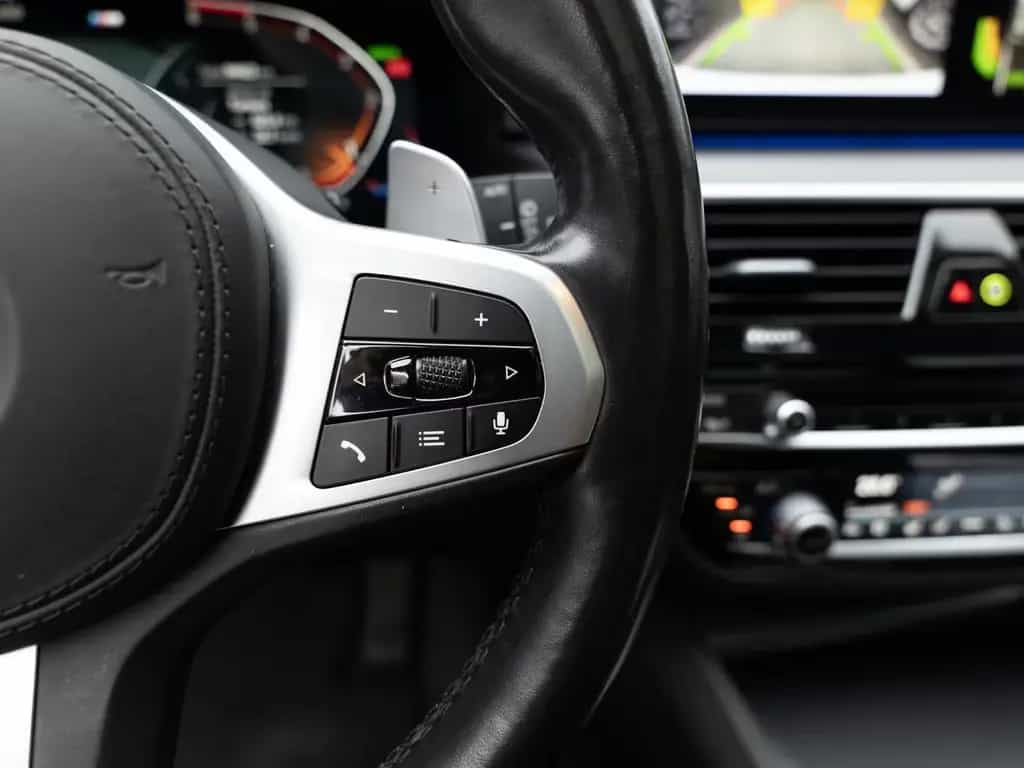 BMW 520 d Touring xDrive M-Sport PANO HUD LED W-LAN 01/2022-photo-18