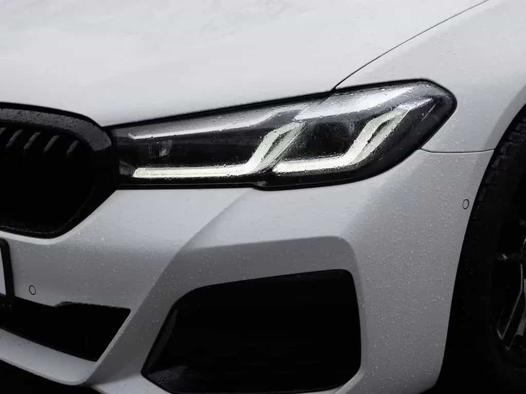 BMW 520 d Touring xDrive M-Sport PANO HUD LED W-LAN 01/2022-photo-27