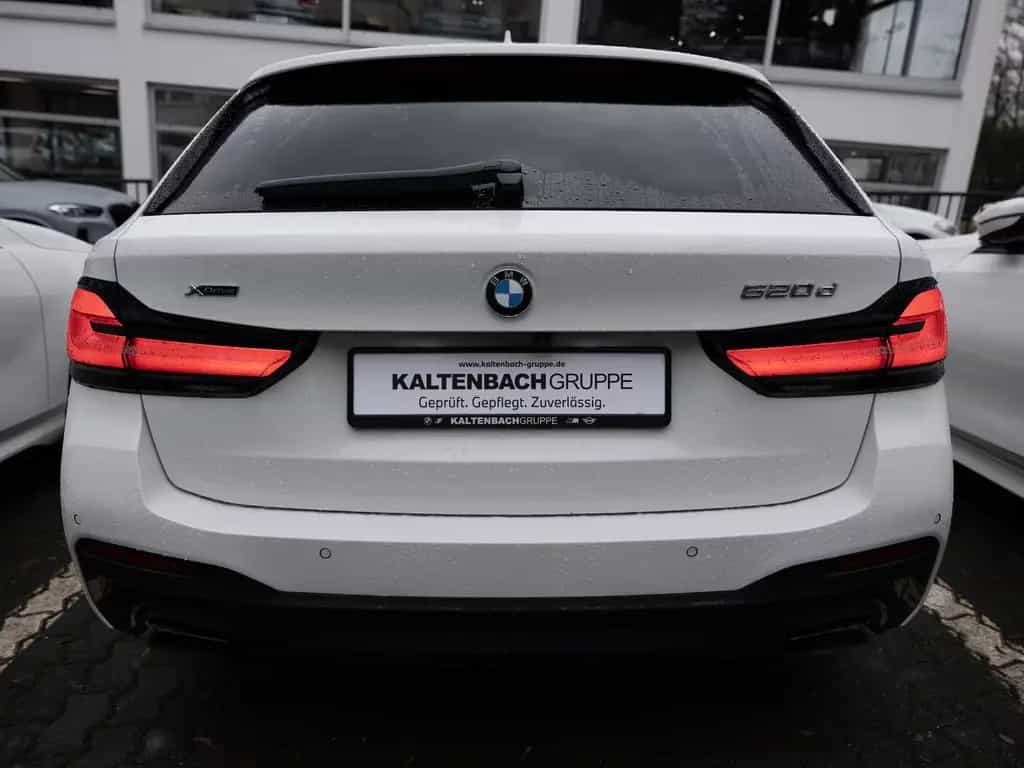 BMW 520 d Touring xDrive M-Sport PANO HUD LED W-LAN 01/2022-photo-5