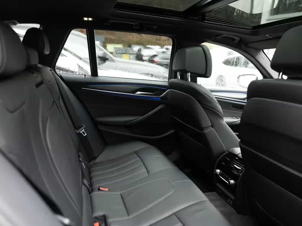 BMW 520 d Touring xDrive M-Sport PANO HUD LED W-LAN 01/2022-photo-7