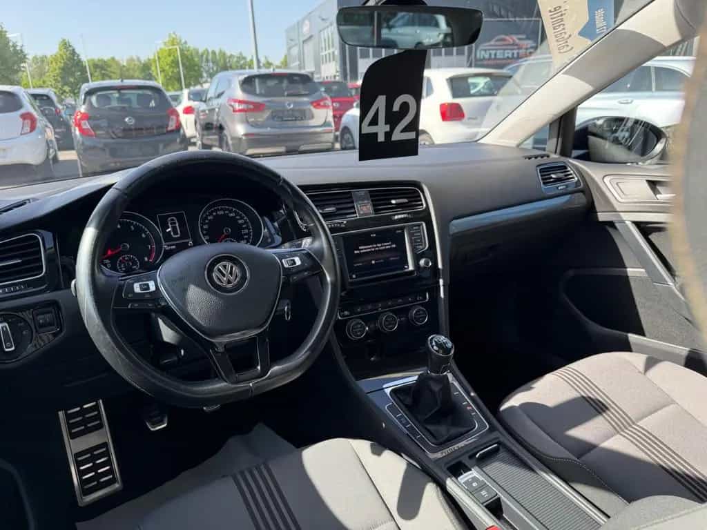 Volkswagen Golf VII V. Allstar*SHZ*PDC*TEMP.*TÜV NEU* 12/2016-photo-13