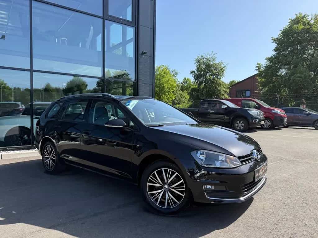Volkswagen Golf VII V. Allstar*SHZ*PDC*TEMP.*TÜV NEU* 12/2016-photo-29