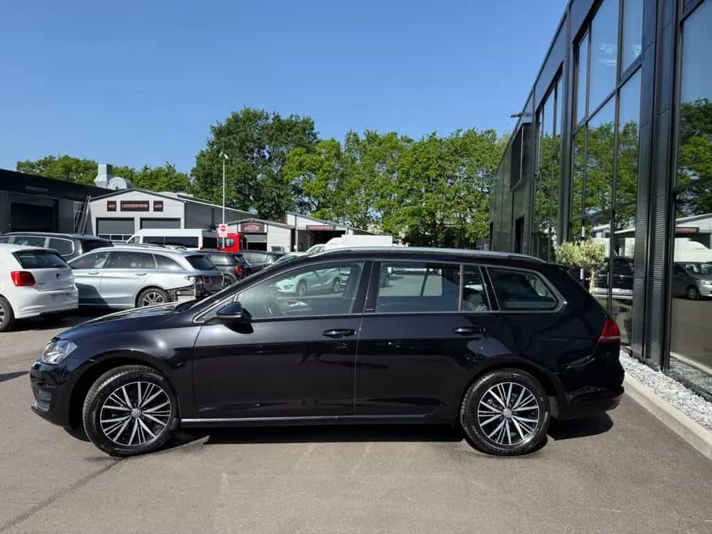 Volkswagen Golf VII V. Allstar*SHZ*PDC*TEMP.*TÜV NEU* 12/2016-photo-31
