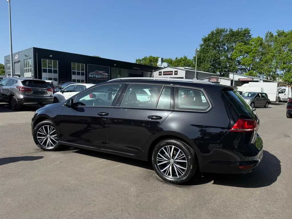 Volkswagen Golf VII V. Allstar*SHZ*PDC*TEMP.*TÜV NEU* 12/2016-photo-32