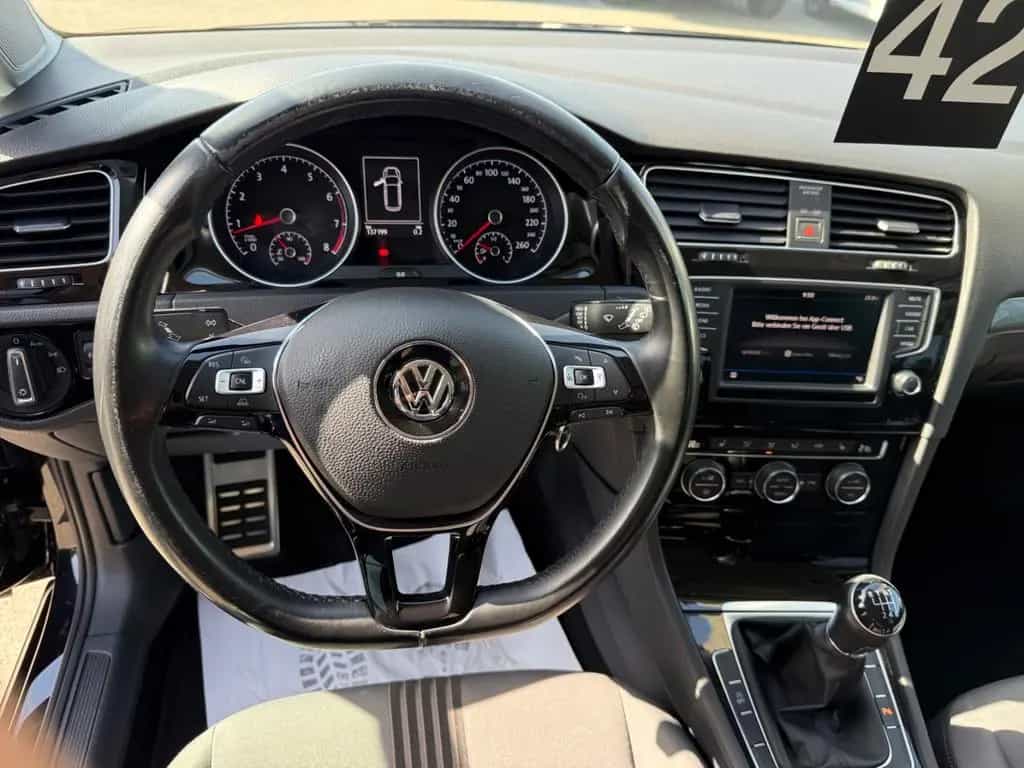Volkswagen Golf VII V. Allstar*SHZ*PDC*TEMP.*TÜV NEU* 12/2016-photo-9