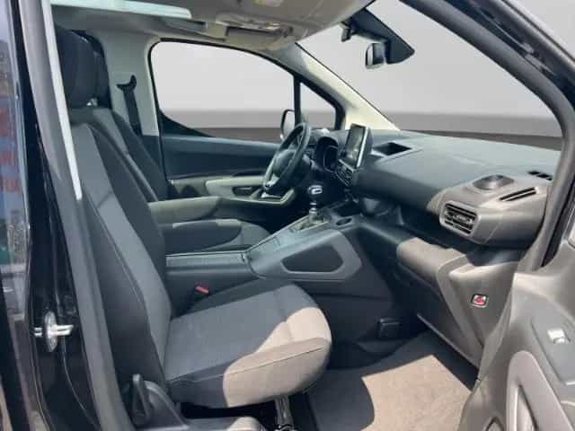 Toyota Proace City Verso L1 Executive NAVI+PDC v/h+AHK+ 02/2024-photo-8