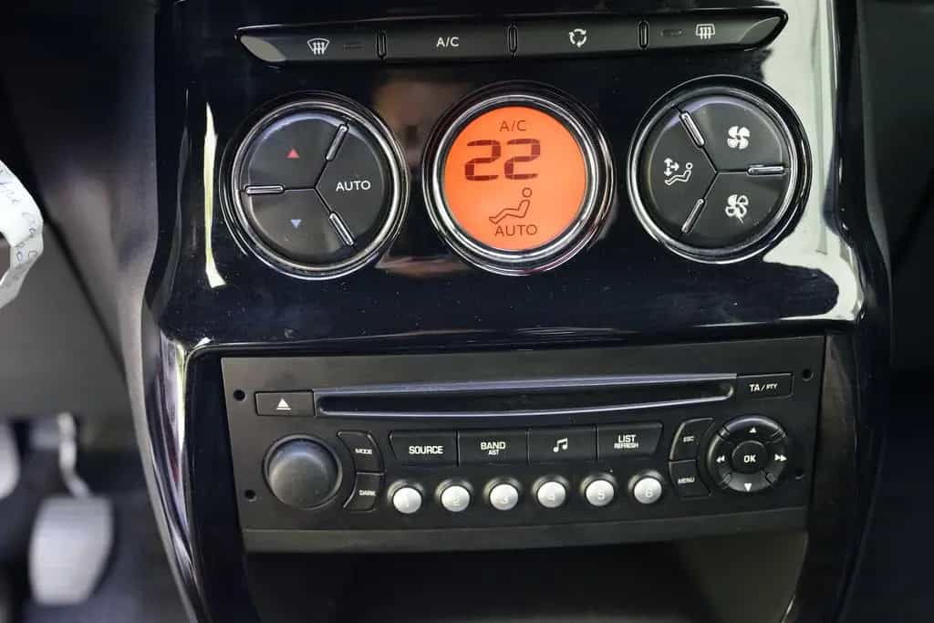 Citroën DS3 *1.6*SoChic*Klimaaut*Temp*LED* 05/2011-photo-16