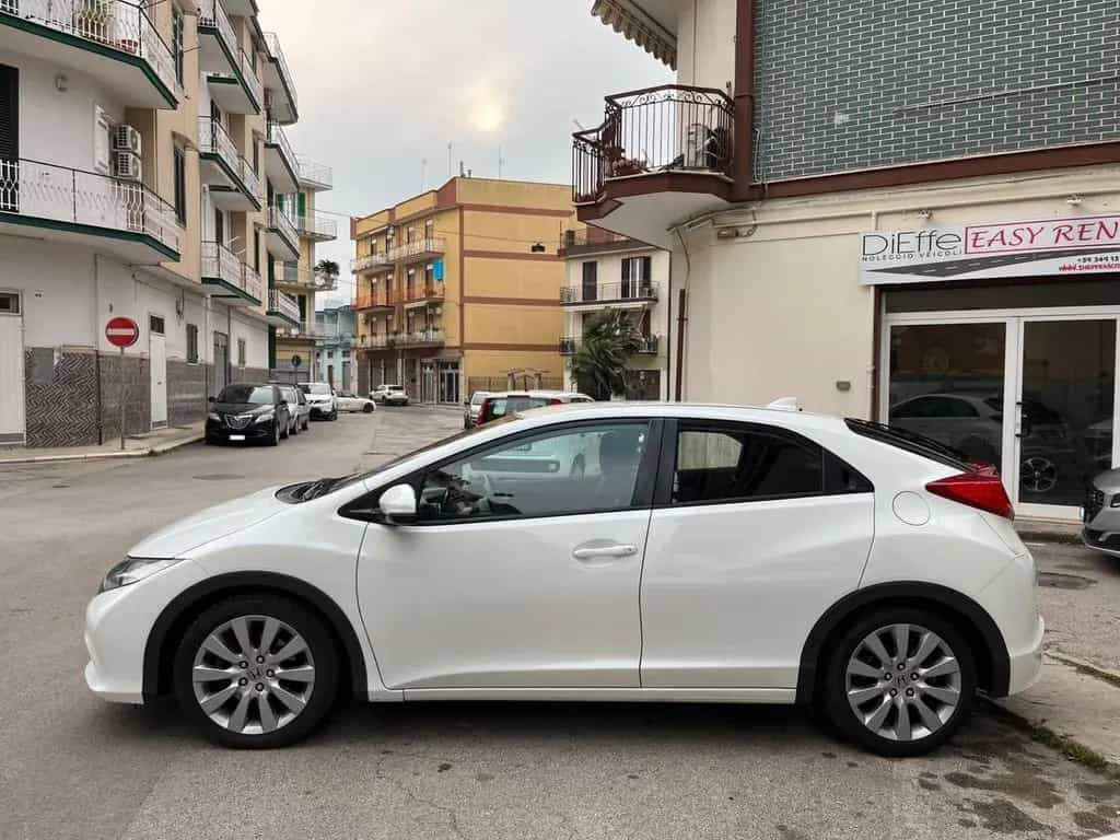 Honda Civic 1.6 i-DTEC Lifestyle HDD Sat Navi 01/2014-photo-4