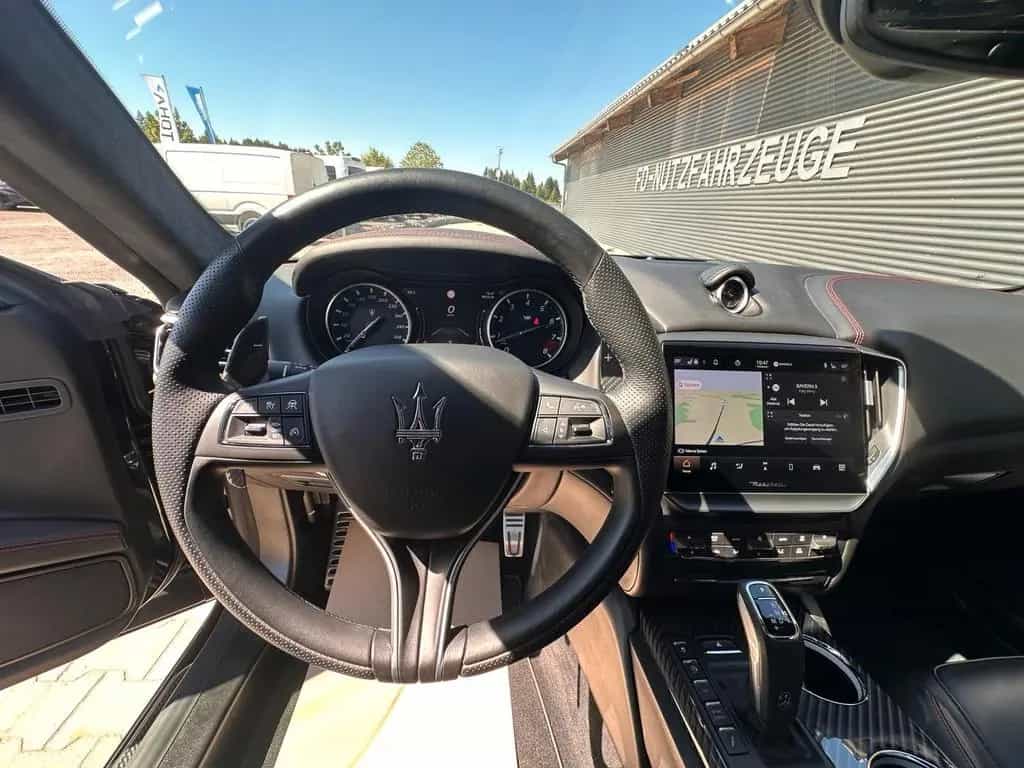 Maserati Ghibli Trofeo 3.8V8*CarbonPaket*21"Orione*360Grad* 01/2021-photo-11