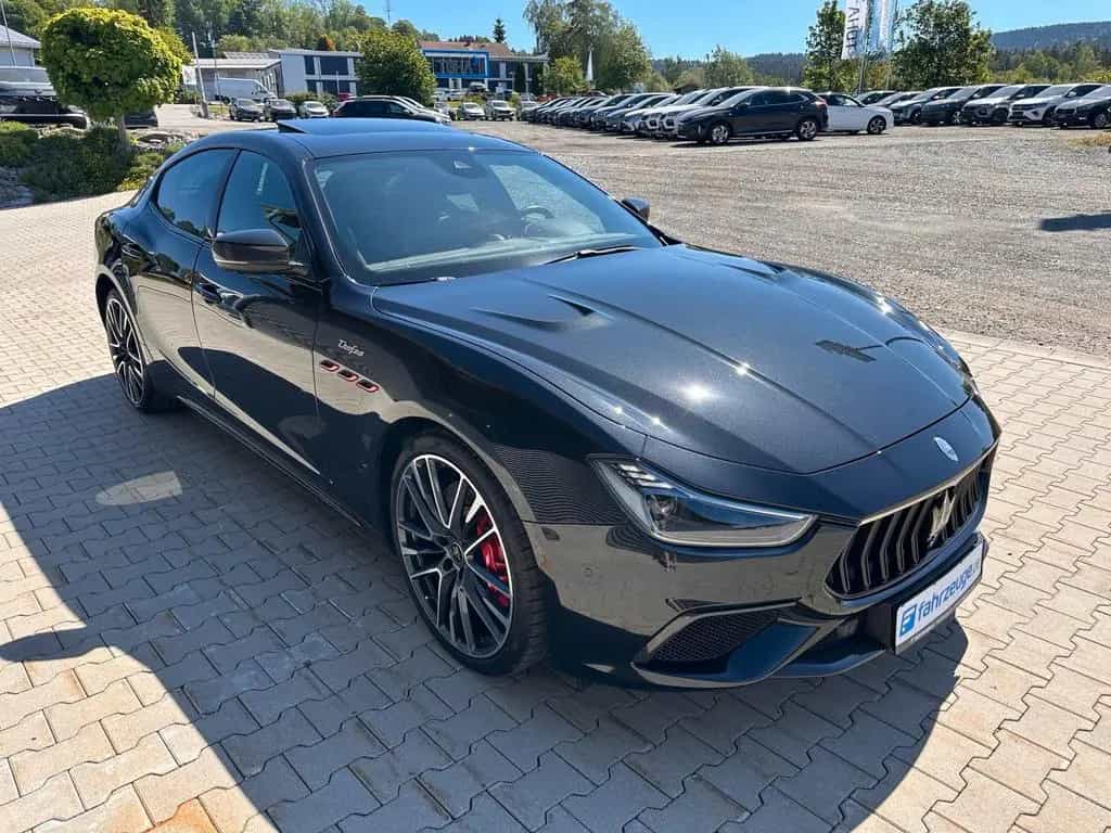 Maserati Ghibli Trofeo 3.8V8*CarbonPaket*21"Orione*360Grad* 01/2021-photo-4
