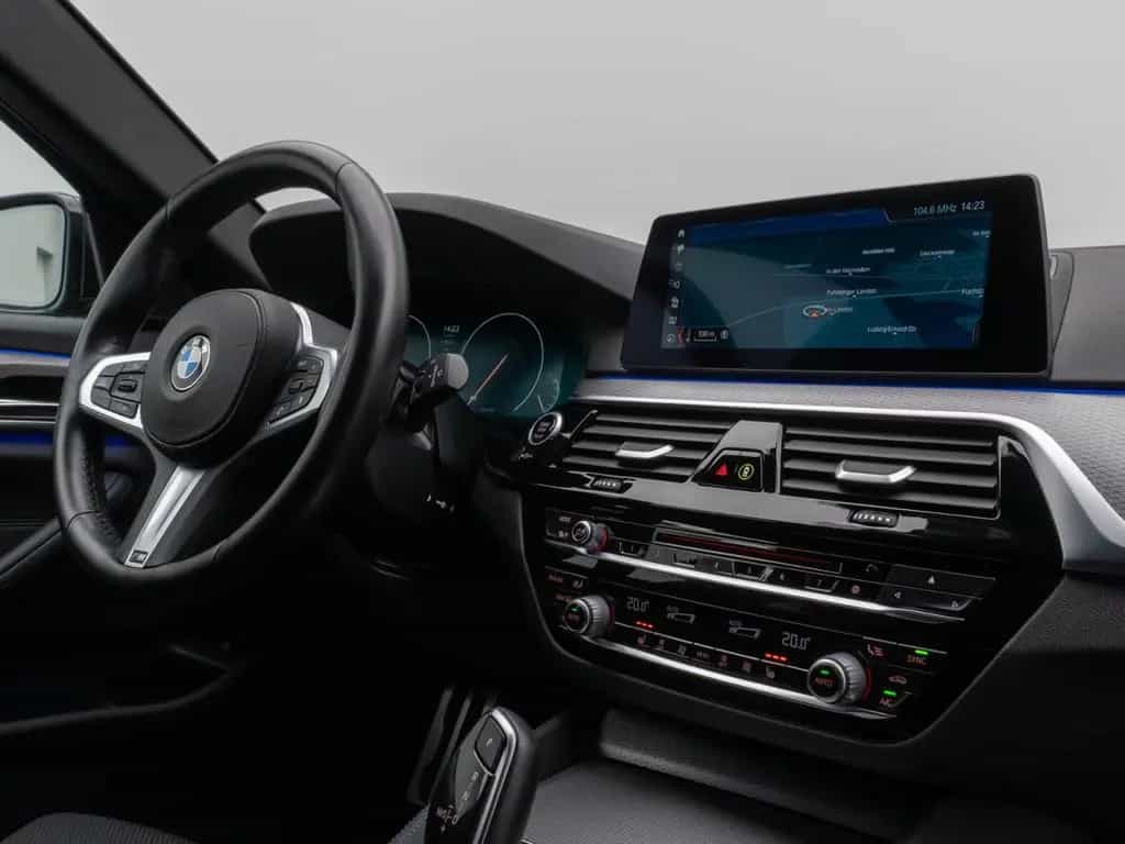 BMW 520 i Tour M Sport AHK HUD HI-FI  Kamera 06/2019-photo-35