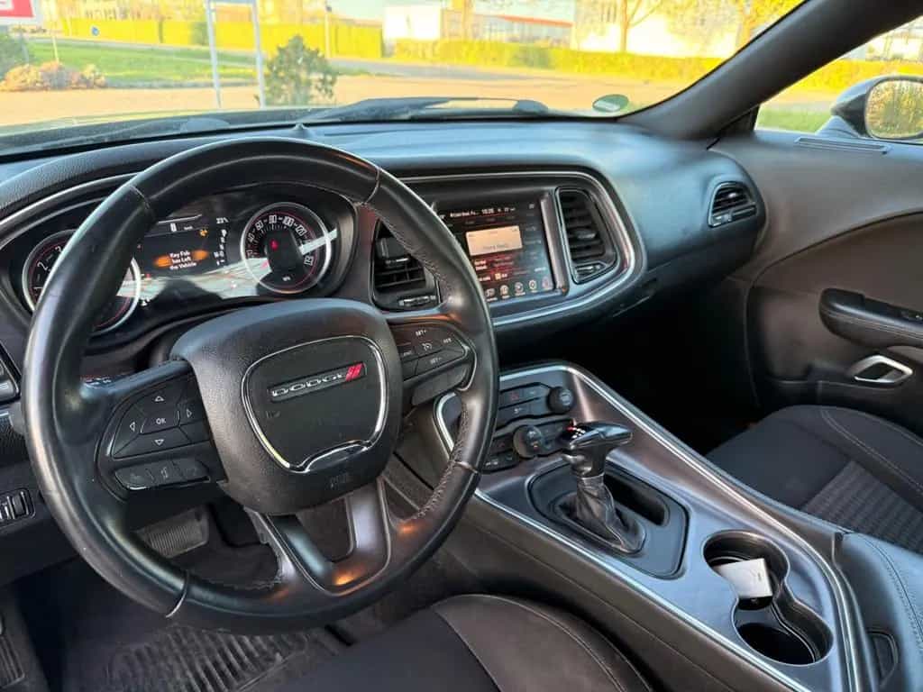 Dodge Challenger 07/2017-photo-11
