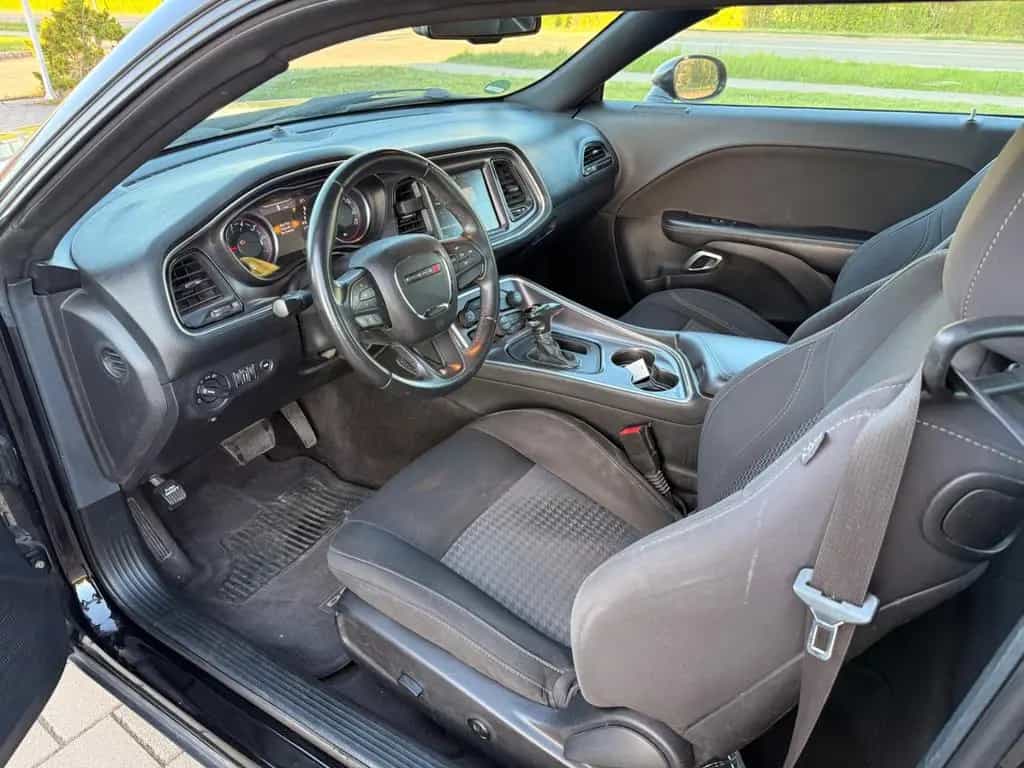 Dodge Challenger 07/2017-photo-12