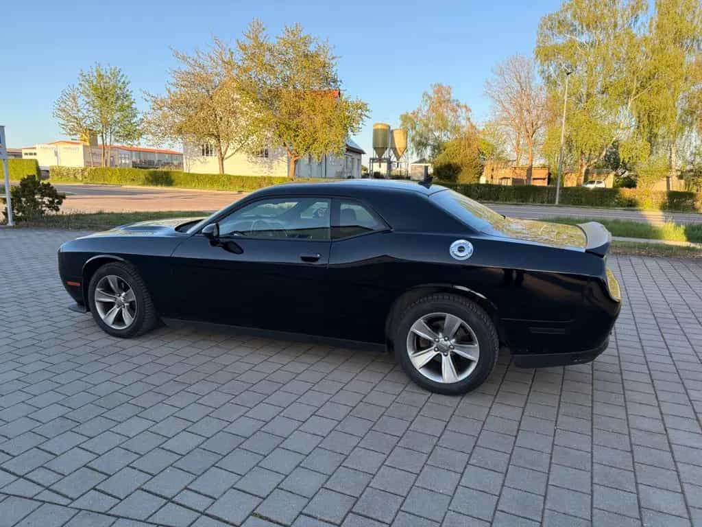 Dodge Challenger 07/2017-photo-2