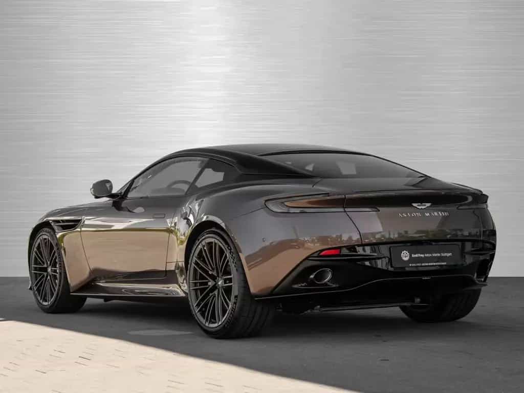 Aston Martin DB12 V8 Coupe null-photo-1