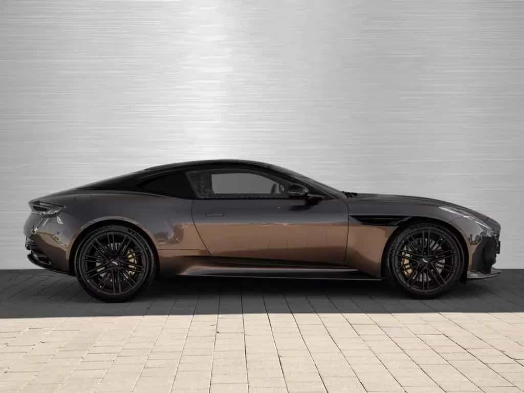 Aston Martin DB12 V8 Coupe null-photo-15