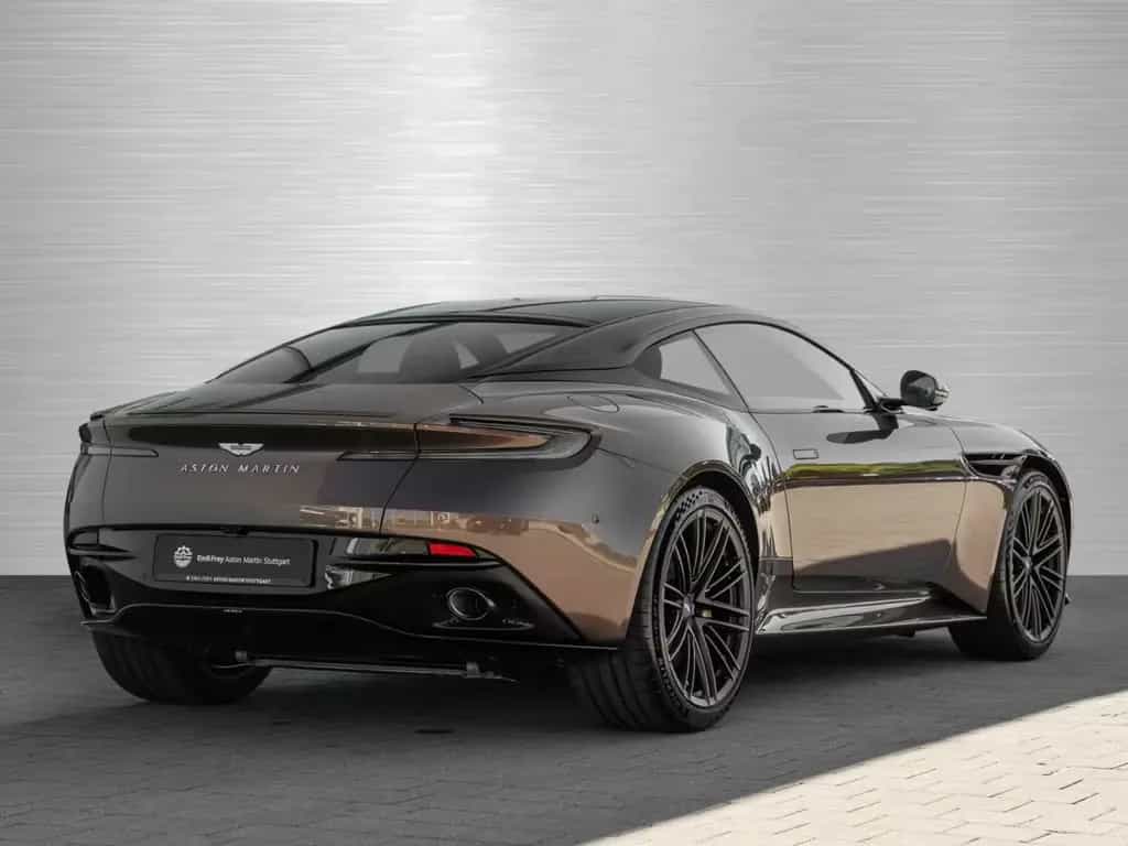 Aston Martin DB12 V8 Coupe null-photo-16