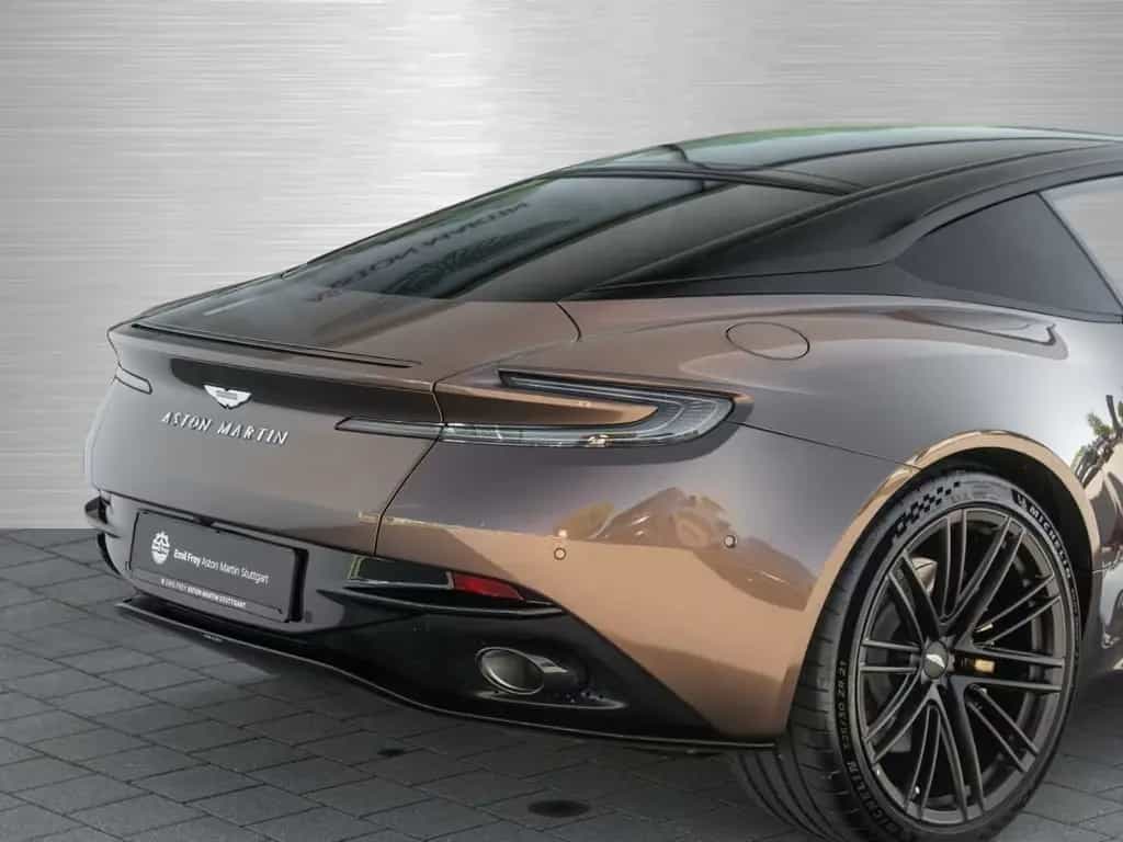 Aston Martin DB12 V8 Coupe null-photo-22