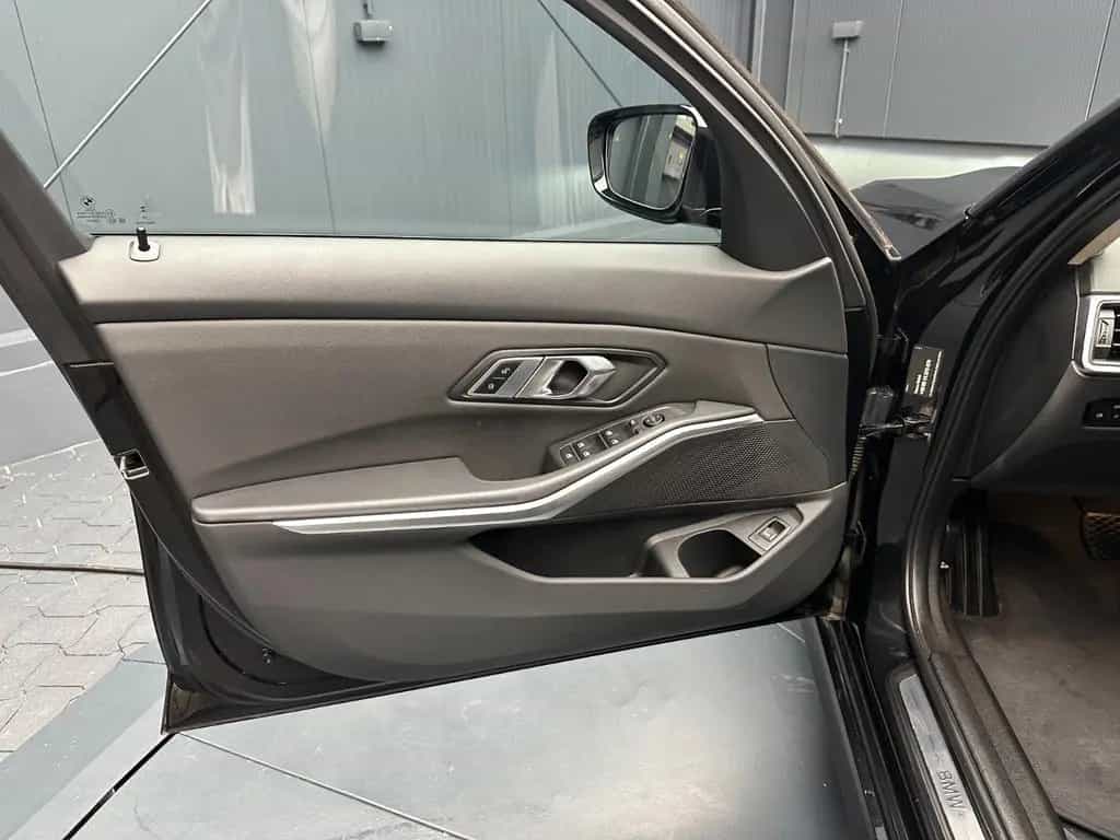 BMW 320 d touring xDrive *LEDER/Sport*KAMERA*Dri.Assi 03/2023-photo-12