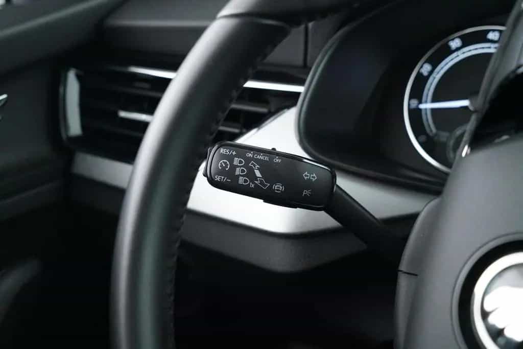 Skoda Scala TOUR 1.0TSI PREMIUM-LED+KAMERA+SITZHEIZUNG 04/2022-photo-16