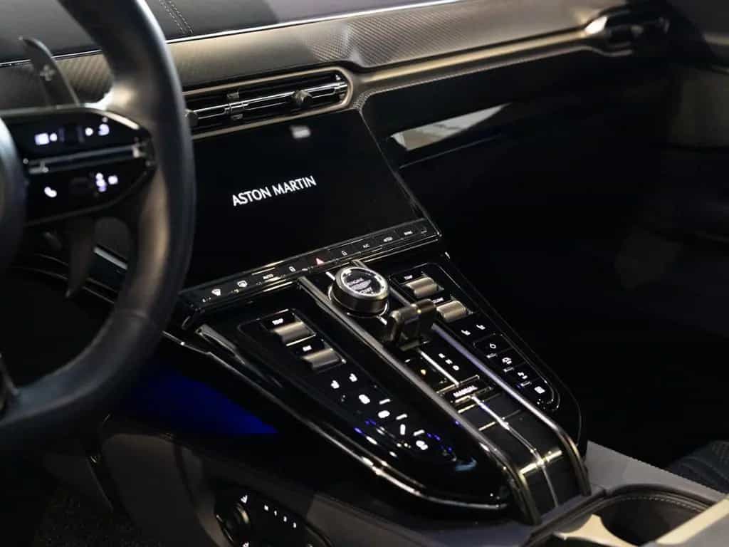 Aston Martin V8 Vantage Coupe Aston Martin Hamburg 07/2024-photo-16