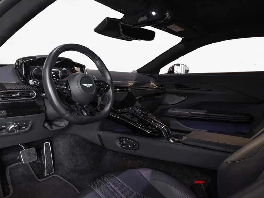Aston Martin V8 Vantage Coupe Aston Martin Hamburg 07/2024-photo-2